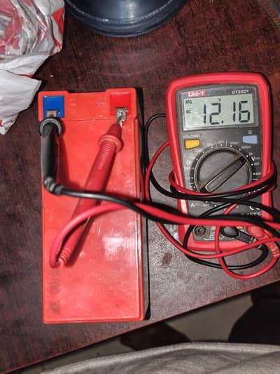 12 Volt 7/A battery