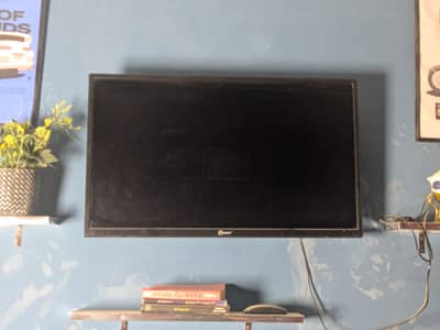 Dansat 32 Inch TV LED Multimedia Black