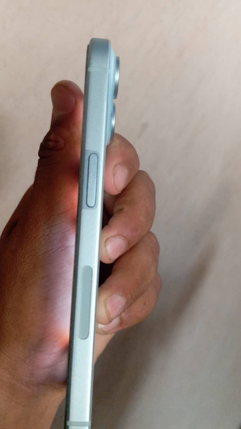 Apple iPhone 15 3