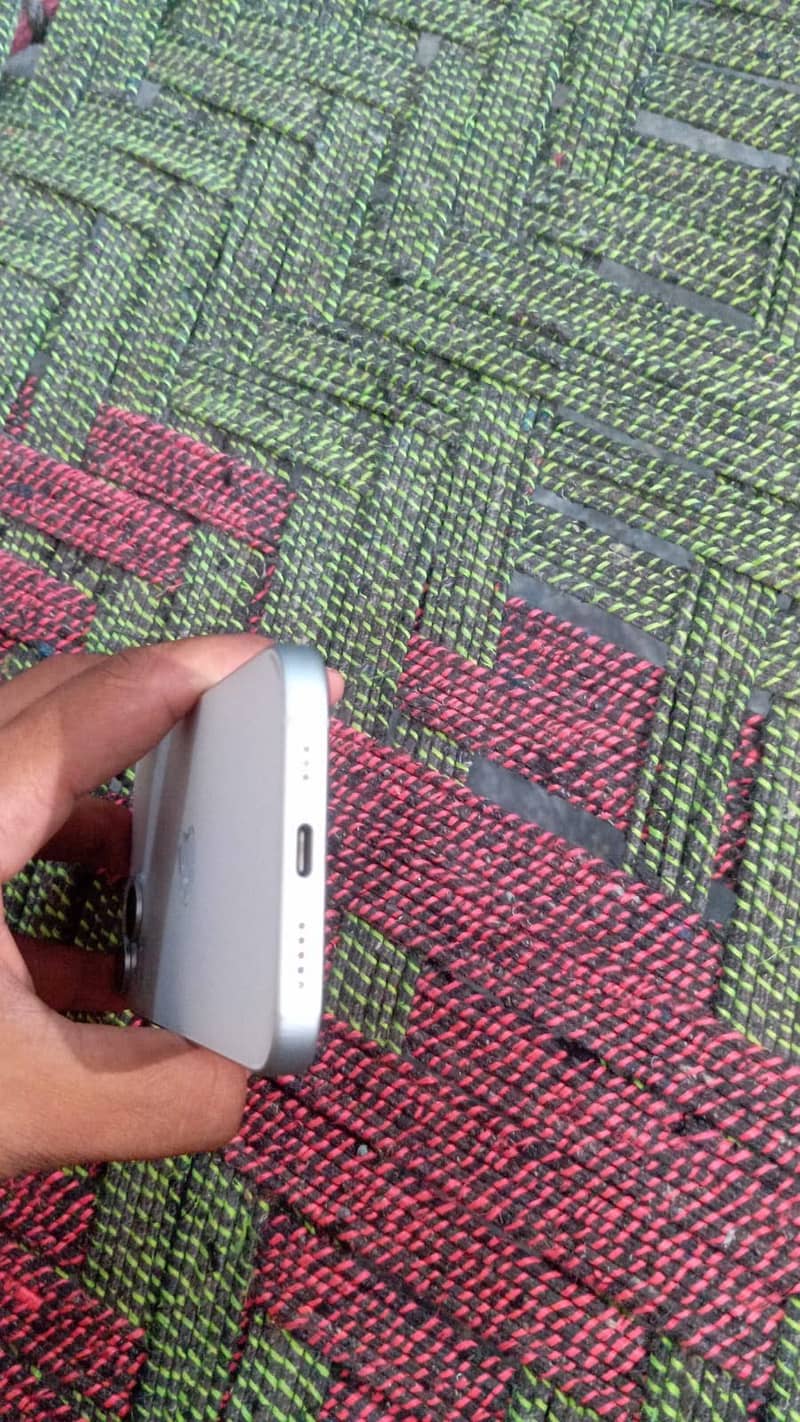 Apple iPhone 15 5