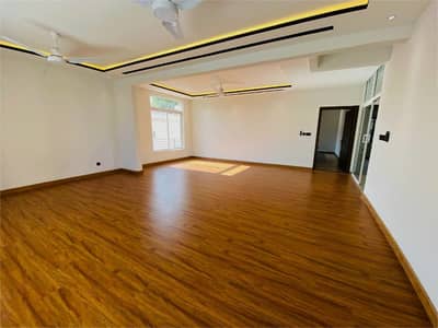 Investor Alert F8 Size 100*160 1777 Square Yard Fully Renovated House 6Bedrooms With Attached Bathroom Drawing And Dining TV Lounge