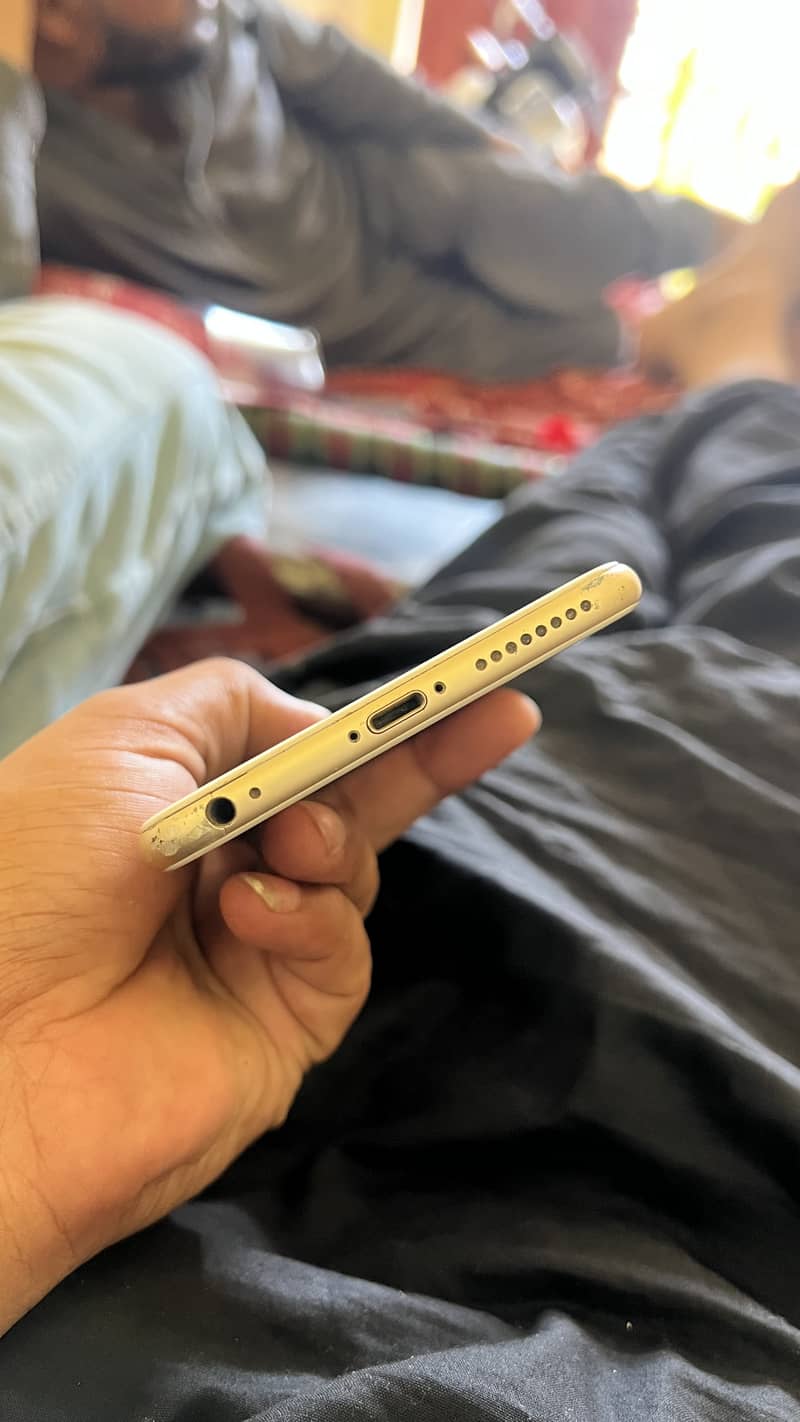 Apple iPhone 6S Plus 3
