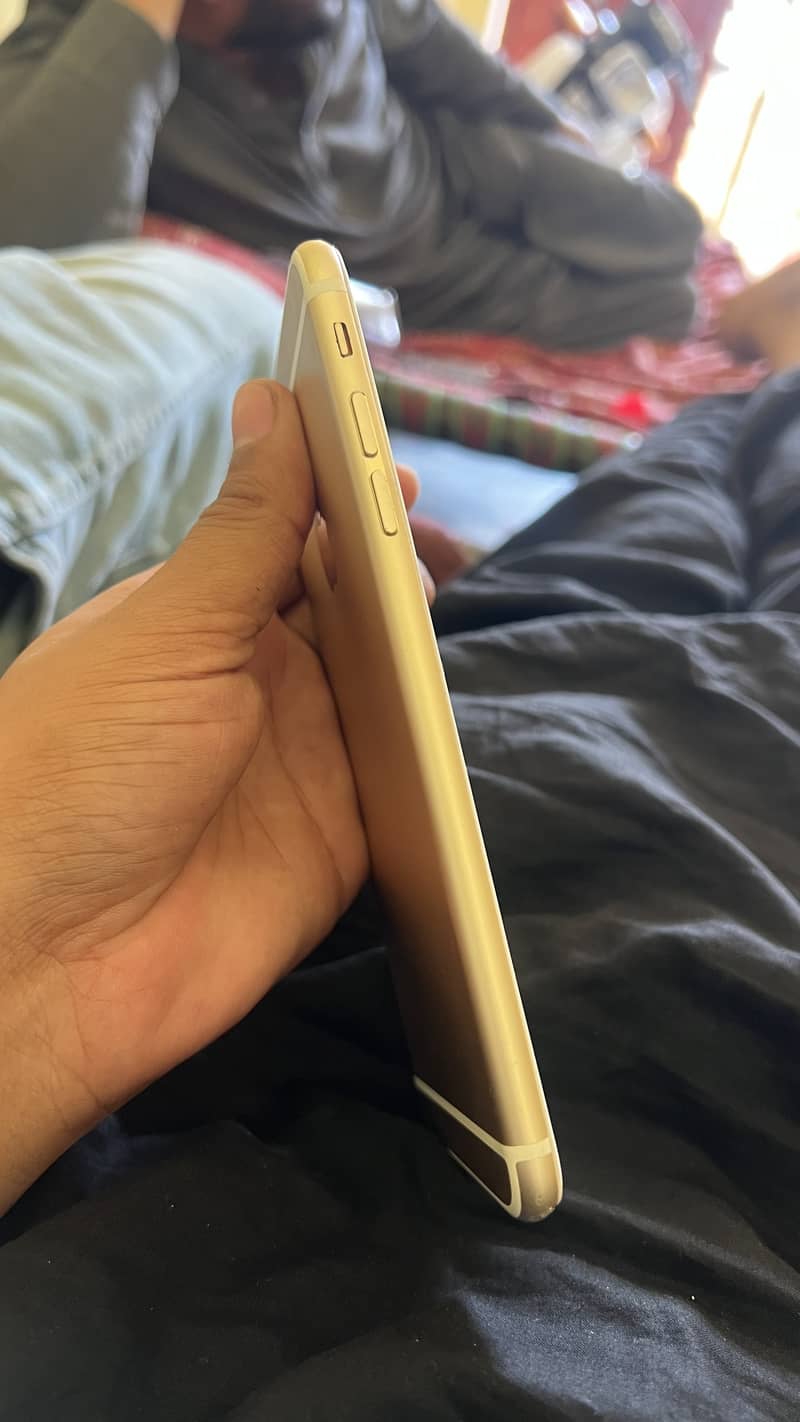 Apple iPhone 6S Plus 5