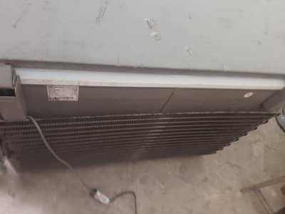 Single door deep freezer