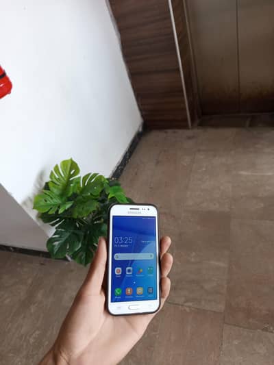 Samsung Mobile J200
