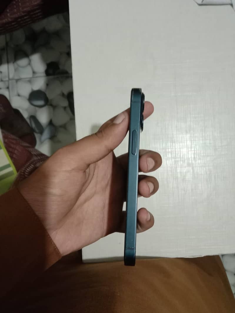 Apple iPhone 13 mini 4