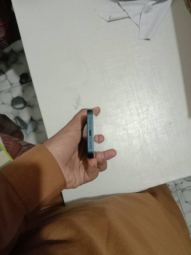 Apple iPhone 13 mini 8