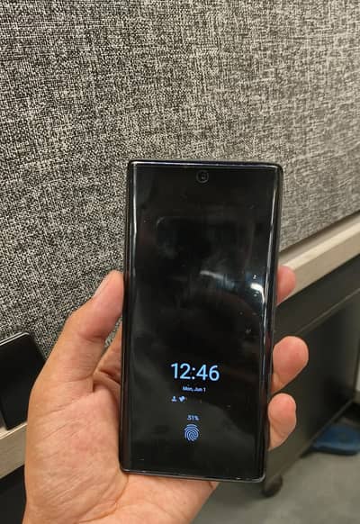 Fujitsu Arrows F52A 8/128  Exchange also possible