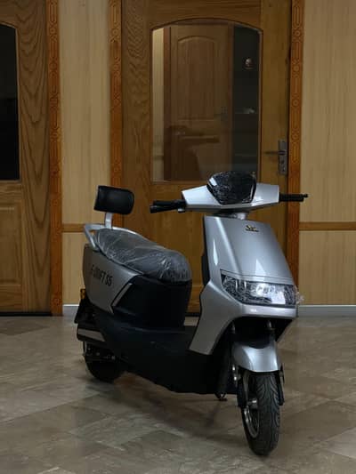 Electric scooty 1000W