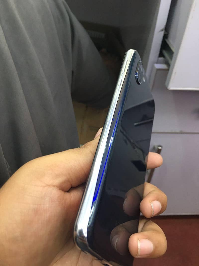 Sharp Aquos R2 2