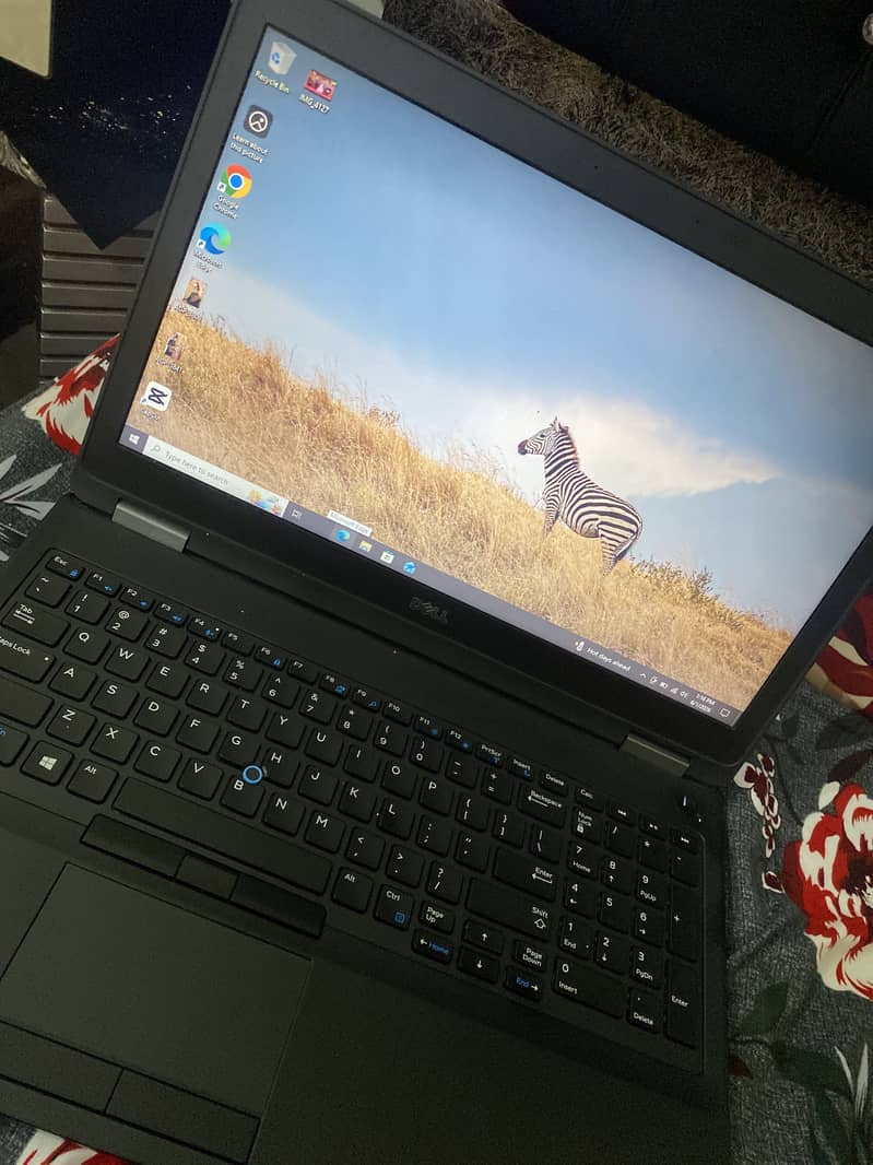 Lattitude E5570 1
