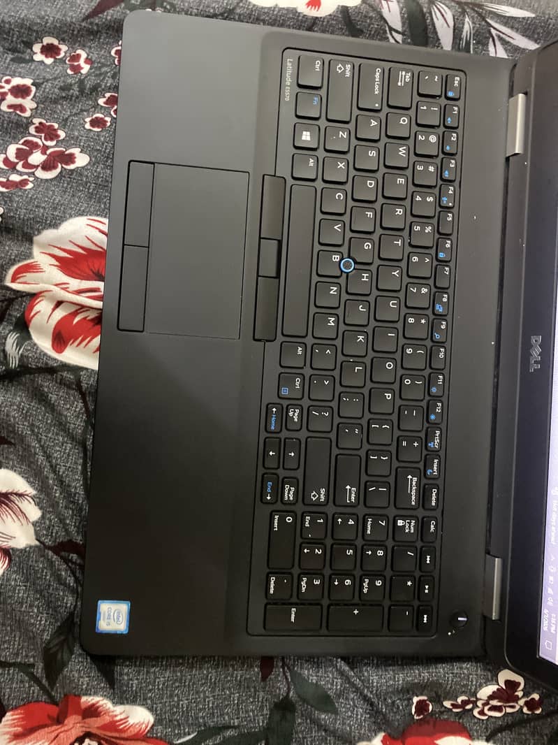 Lattitude E5570 2