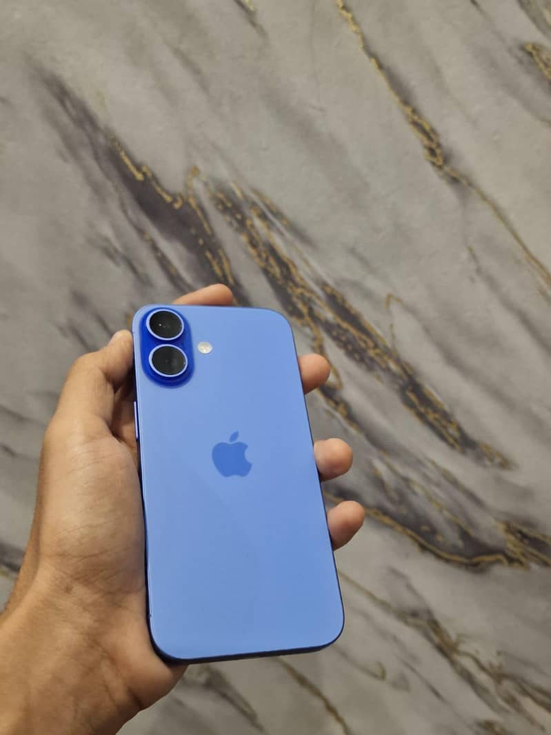 Apple iPhone 16 1