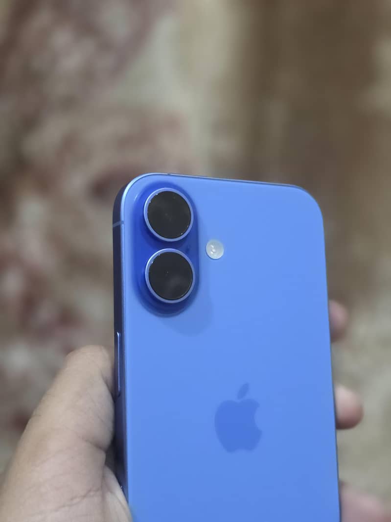 Apple iPhone 16 5