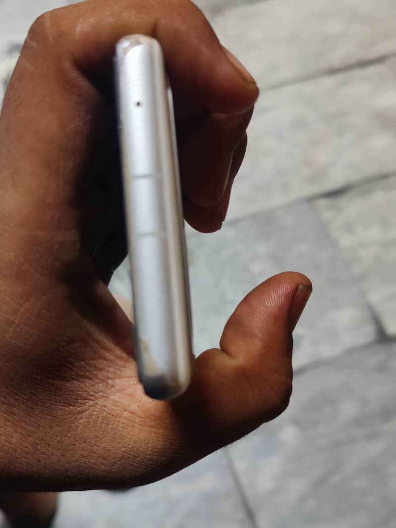 Google Pixel 7a 5