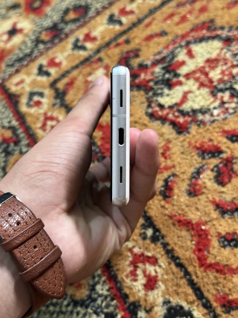 Google Pixel 7a 5