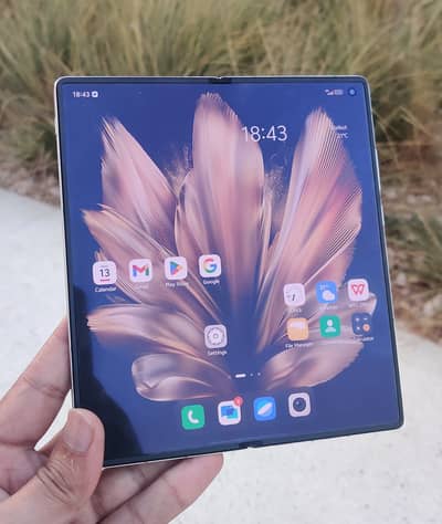 Vivo X Fold3 Pro – 16GB RAM / 1TB Storage – Almost Ne