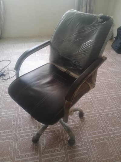 Comfortable Computer Chair – Good Condition | Office & Study Chair