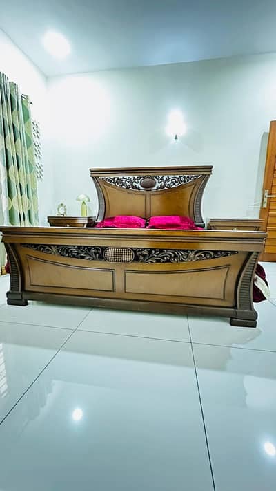HIGH QUALITY MATERIAL HEAVY DUTY BED