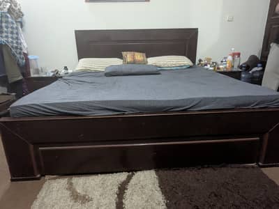 complete wooden bedset in reasonable rate