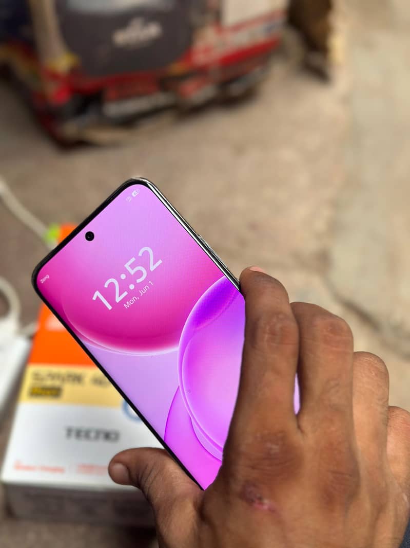 spark 40 pro plus 4