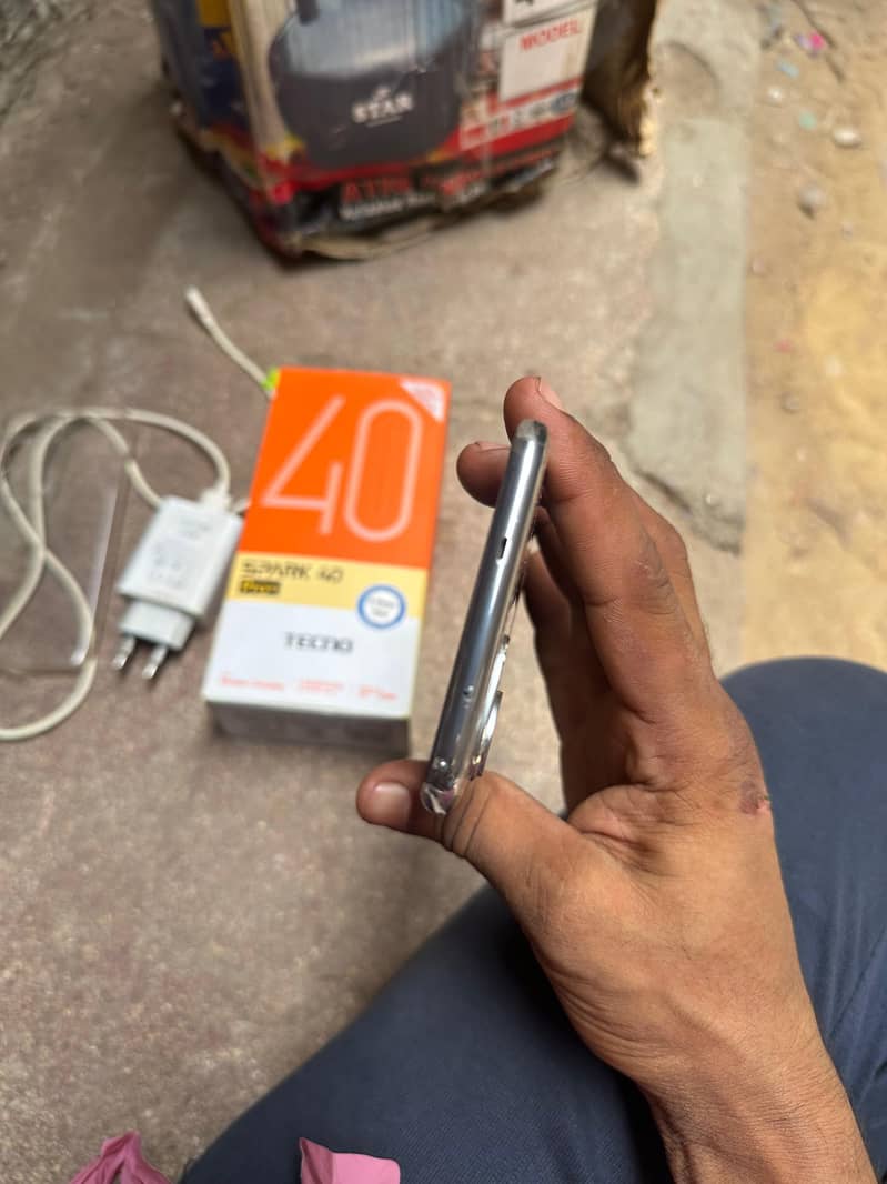 spark 40 pro plus 11