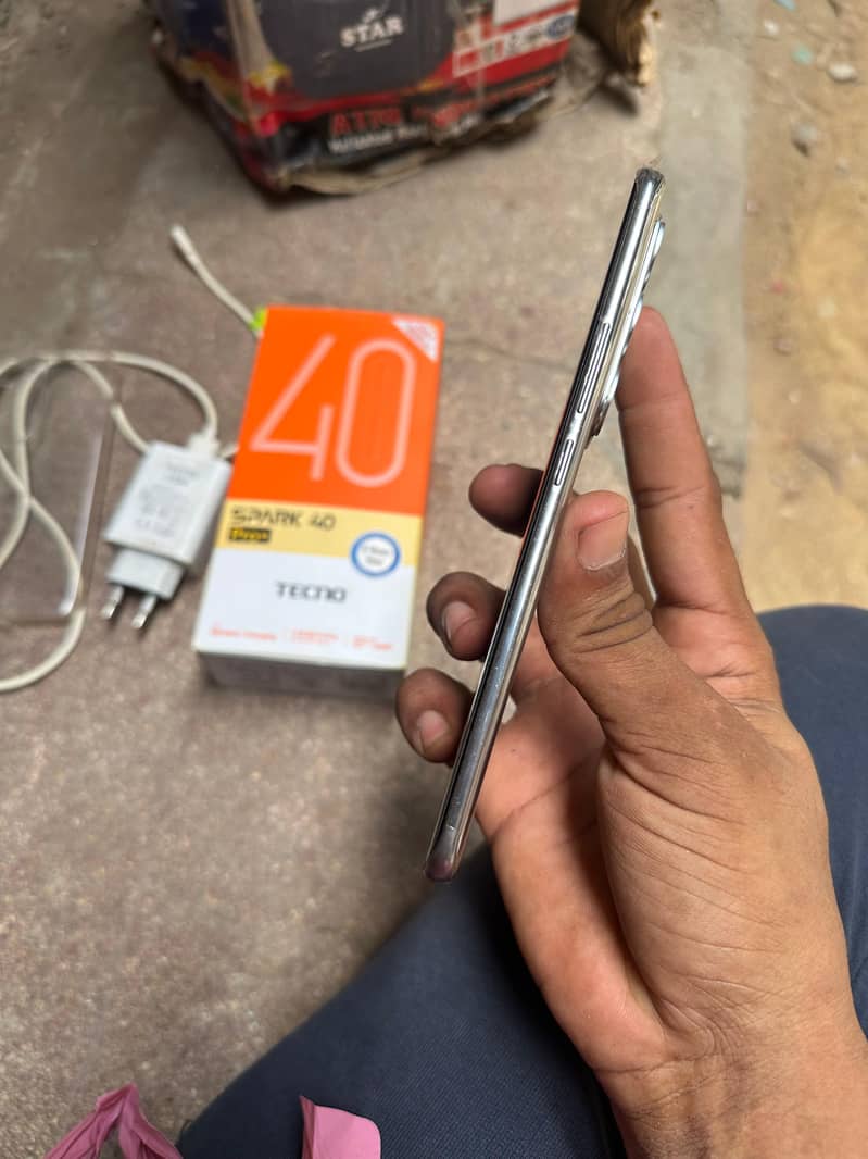 spark 40 pro plus 12