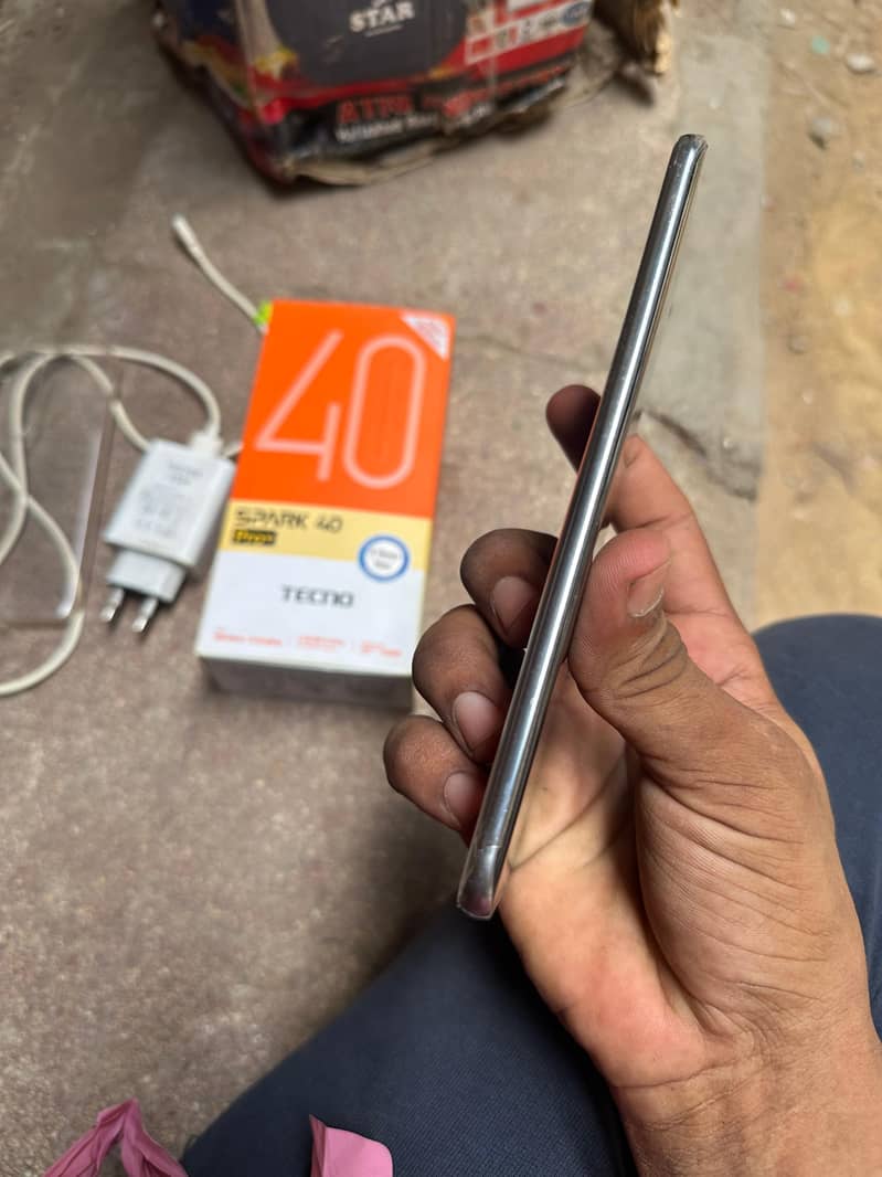 spark 40 pro plus 16