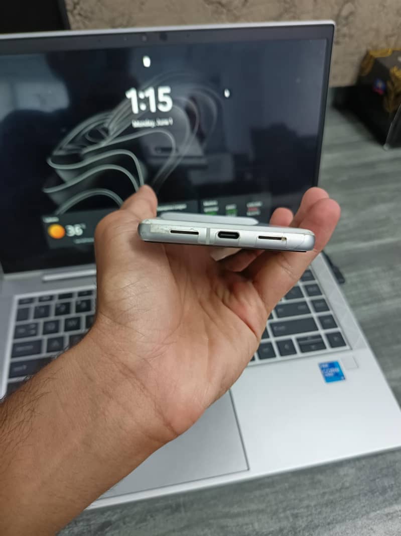 Google Pixel 7 4