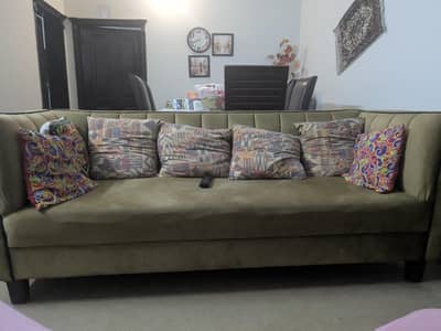 beautiful modern  gold sofa set of 5 seater