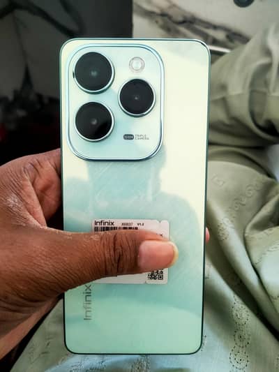 infinix hot 40 pro 8+8/256 10/9 condition  with box  original panal