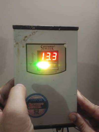 Simtek Battery Charger