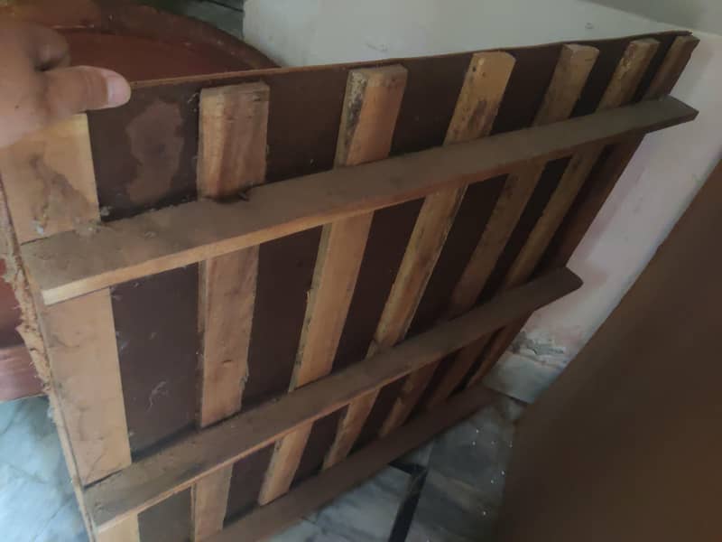 single solid bed 3