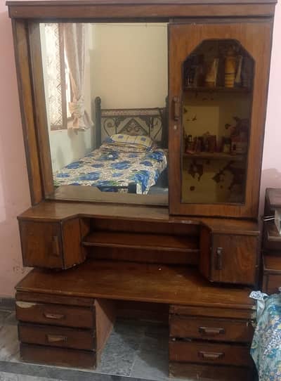 “Elegant Dressing Table with Drawers – Affordable Price