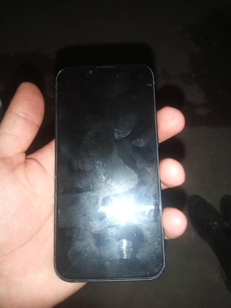 Apple iPhone 13 2