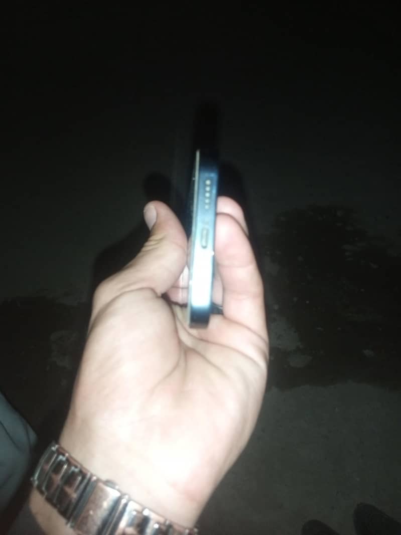 Apple iPhone 13 3