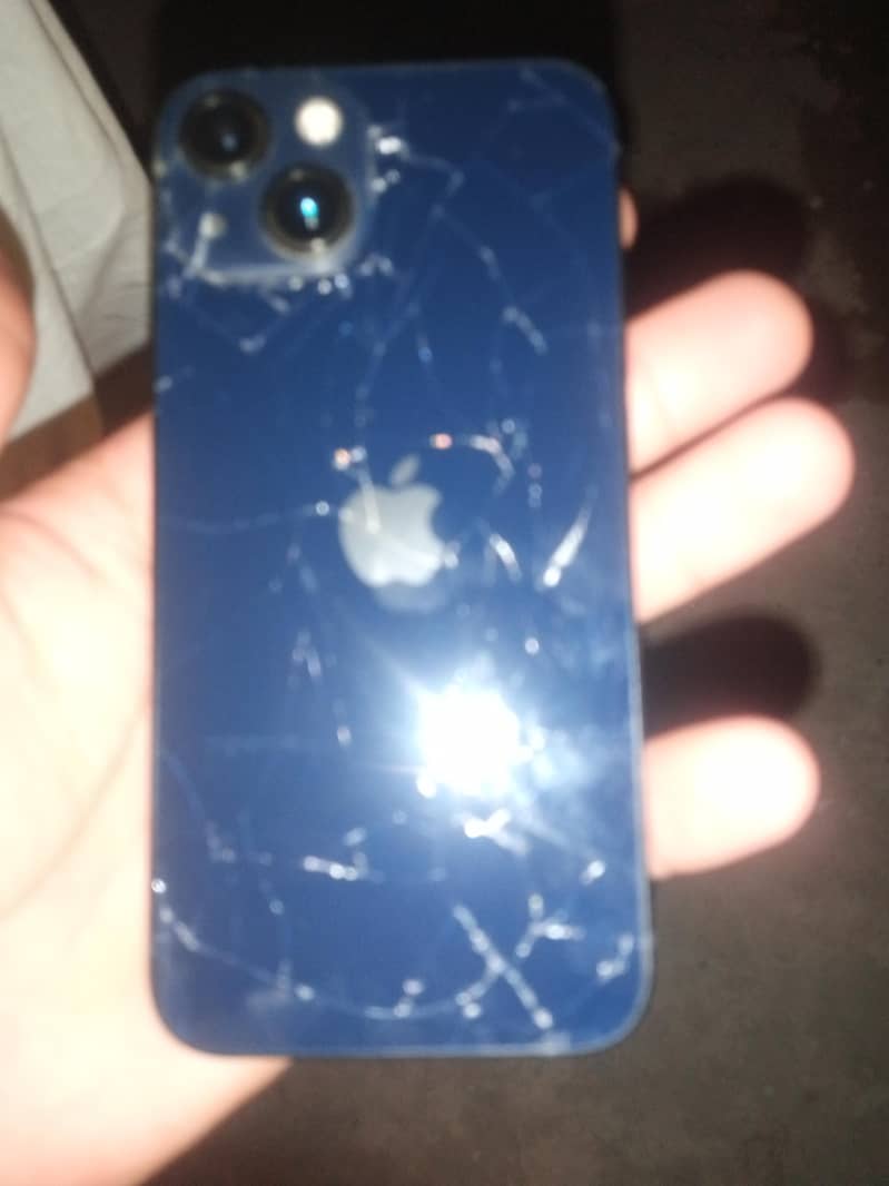 Apple iPhone 13 4