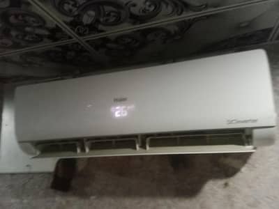 Haier 1.5 Ton good condition heat and cool