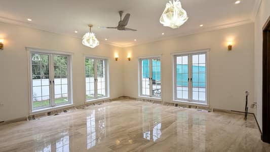 FOR RENT 712 Sq/yrd Modern Designer Triple Storey 7 Beds Plus LIFT Installed F_8/4
