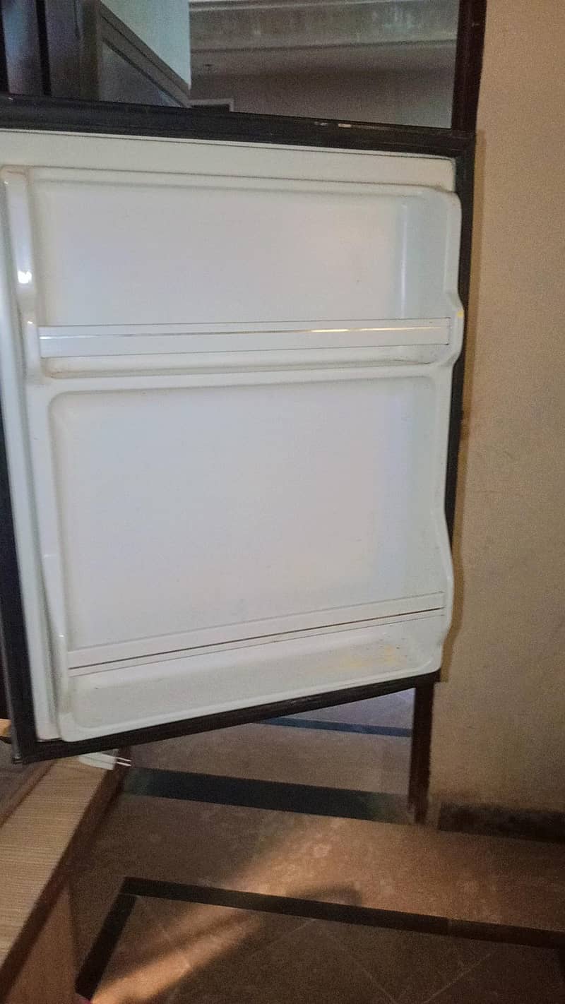 Compact Mini Fridge – Perfect Condition 0