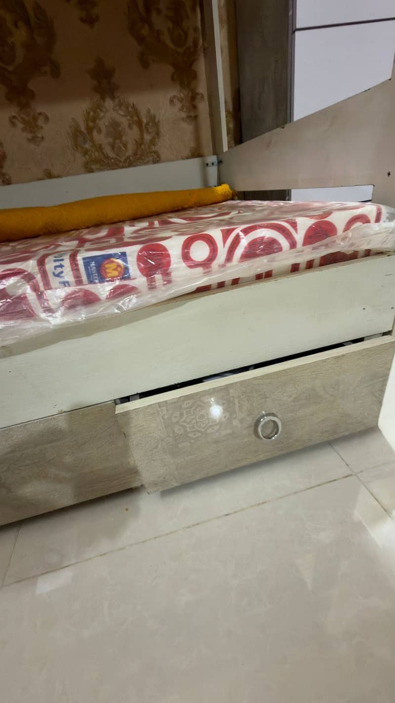 Single sids bed 7