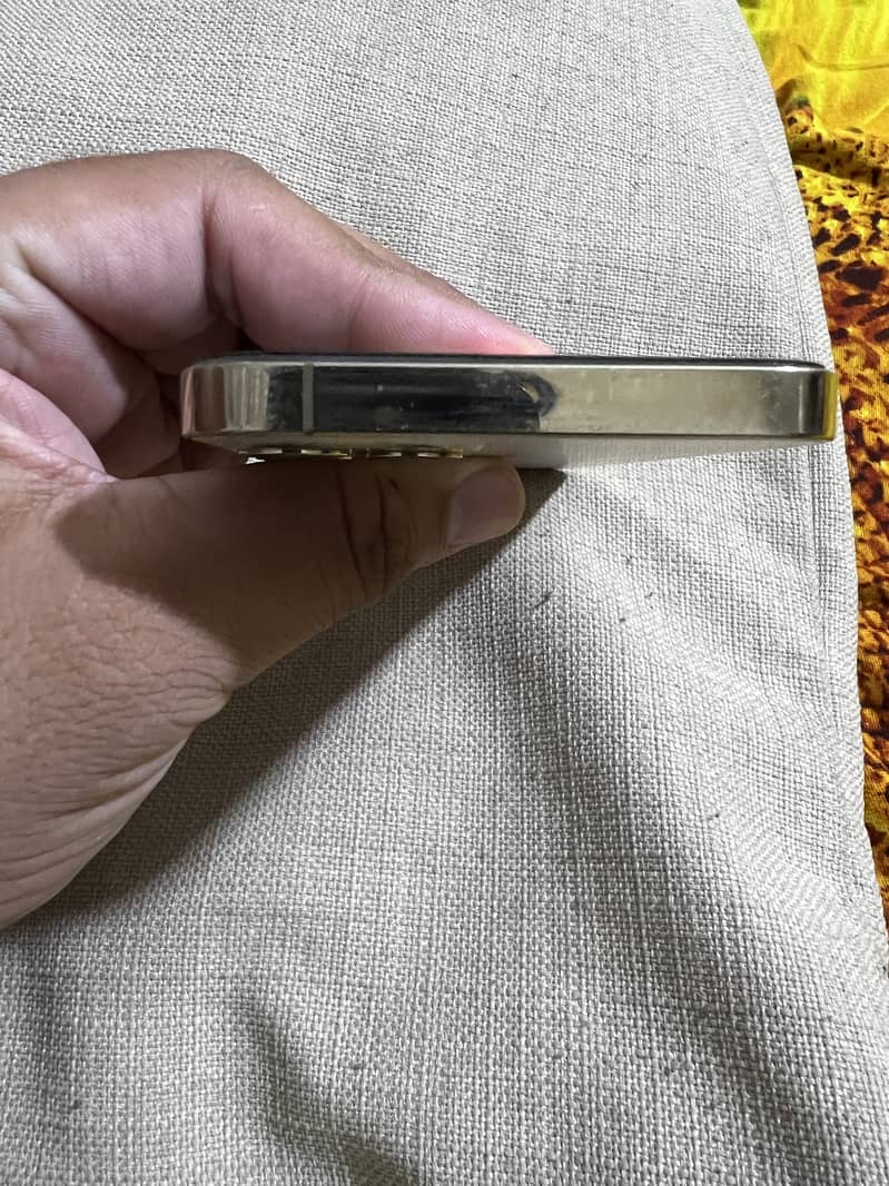 Apple iPhone 12 Pro 4