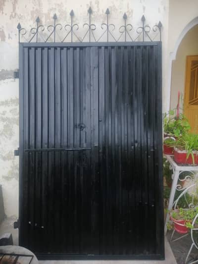Door (iron gate)