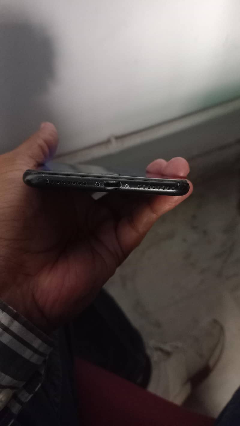 Apple iPhone 7 Plus 4