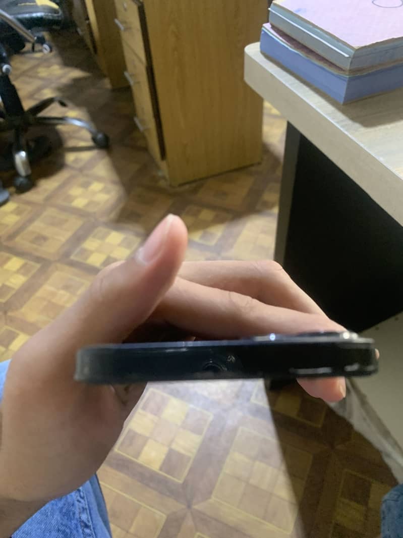 Apple iPhone 13 1