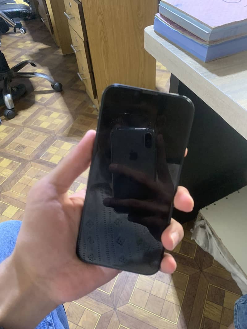 Apple iPhone 13 5