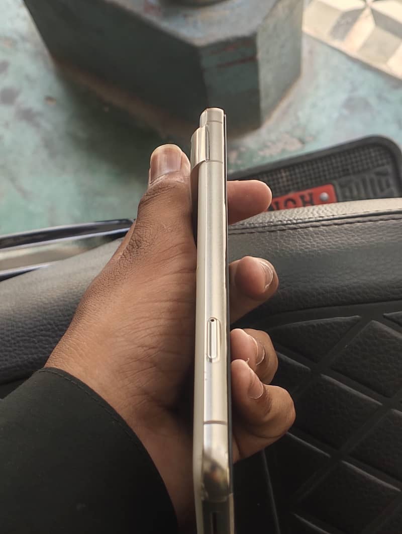 Google Pixel 8 Pro 3