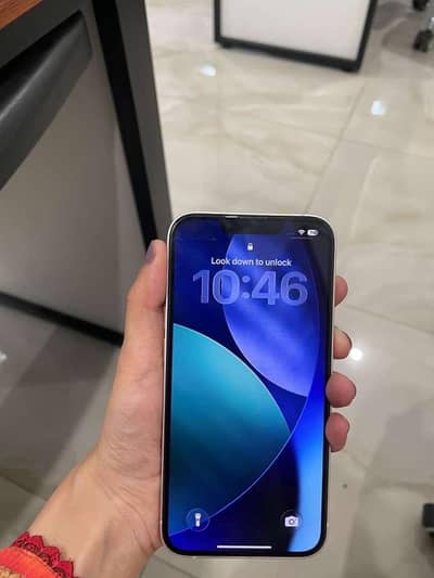 Apple iPhone 13