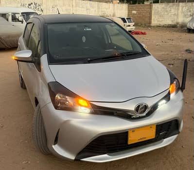 TOYOTA VITZ 2015