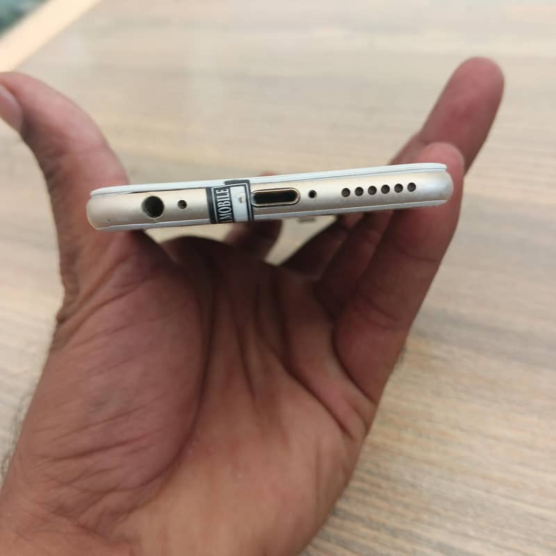 Apple iPhone 6 Plus 2